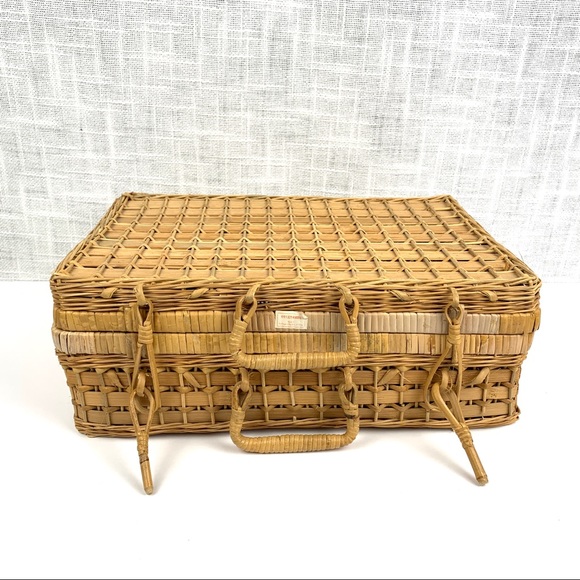 Vintage Handbags - Vintage 70s wicker rattan suitcase/overnight bag